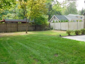 10 Wardell Rd in Livingston, NJ - Building Photo - Building Photo