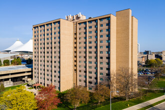 Phoenix Place in Pontiac, MI - Foto de edificio - Primary Photo