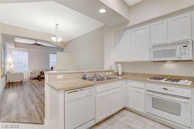 38 E Serene Ave in Las Vegas, NV - Building Photo - Building Photo