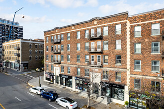 5219-5227 Sherbrooke O in Montréal, QC - Building Photo - Building Photo