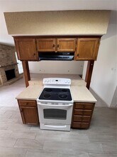 6490 Hart Ln in Austin, TX - Building Photo - Building Photo