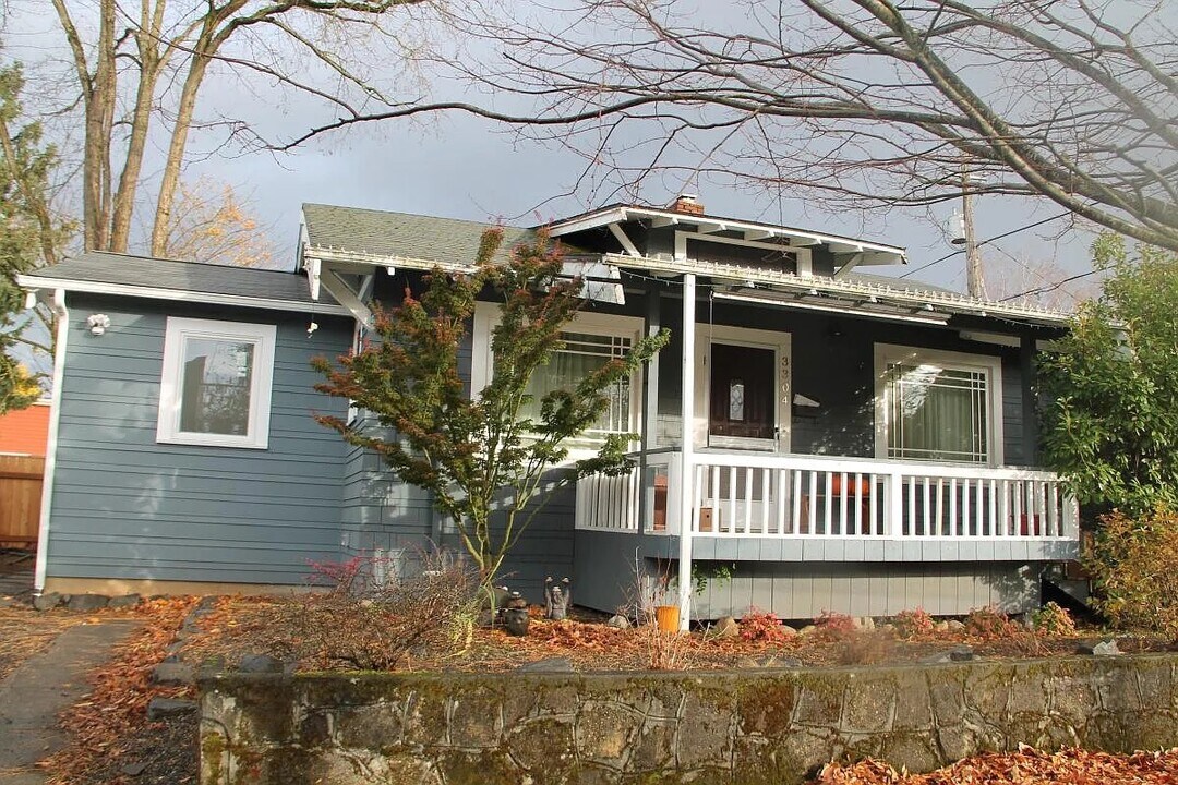 3304 NE 73rd Ave in Portland, OR - Building Photo
