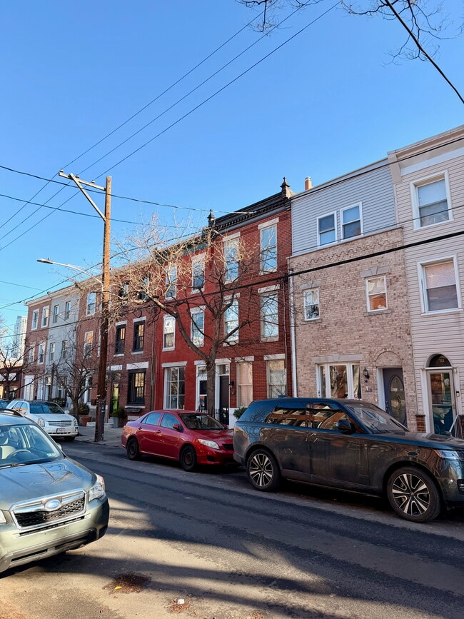 property at 747 S 10th St