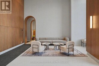 1185 Dupont St in Toronto, ON - Building Photo - Building Photo