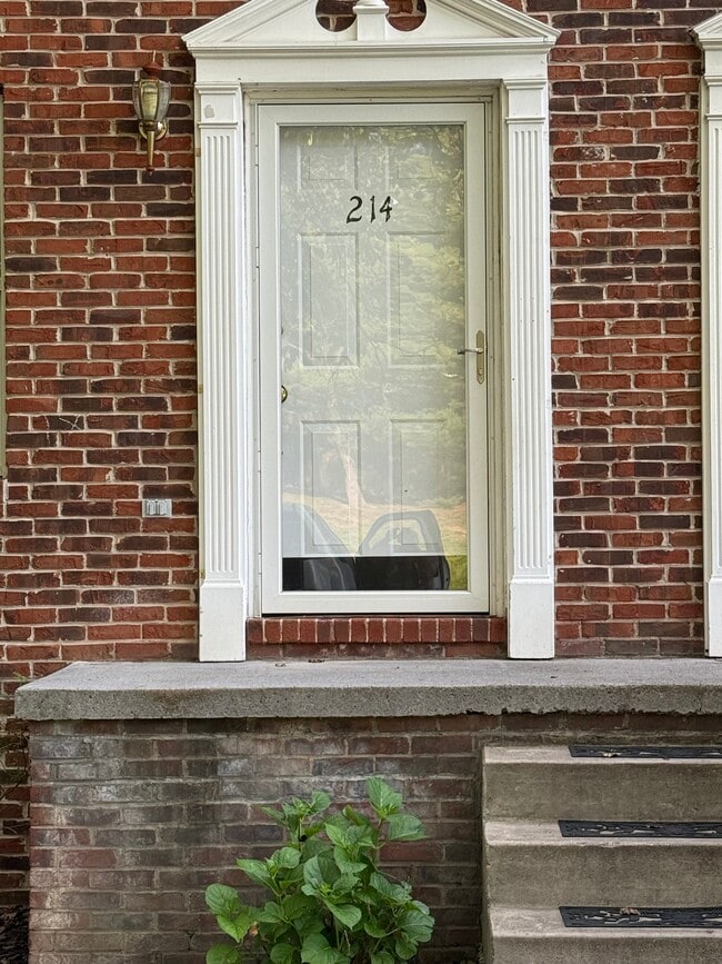 214 Hunter Run Rd in Winchester, VA - Building Photo - Building Photo