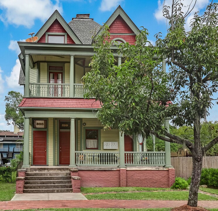 308 E Anderson St in Savannah, GA - Building Photo