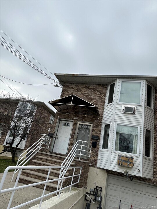 83-14 Homelawn St in Queens, NY - Building Photo