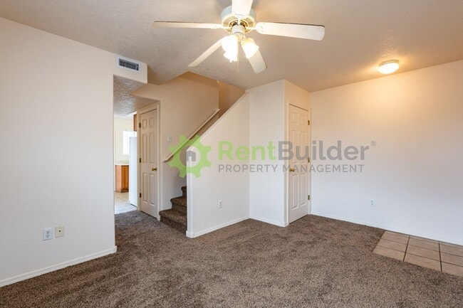 325 Geraldine Loop SE in Rio Rancho, NM - Building Photo - Building Photo