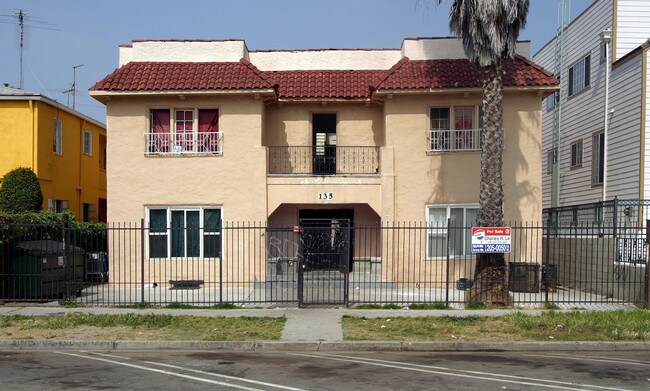 135 S Westmoreland Ave in Los Angeles, CA - Building Photo - Building Photo