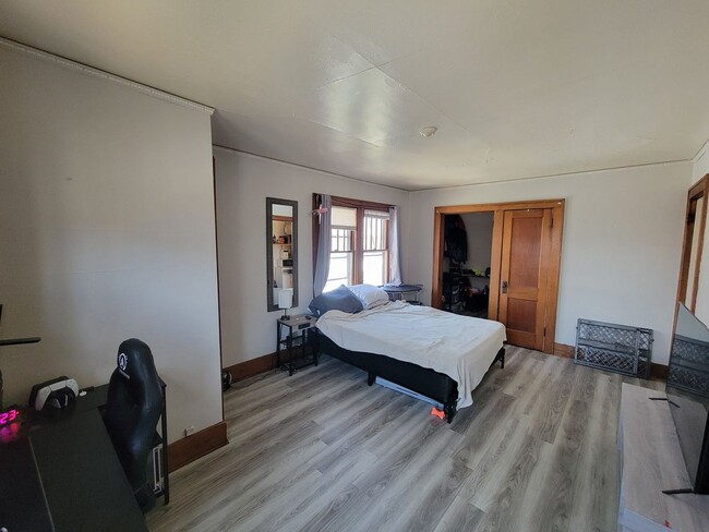 property at 2216 Merner Ave