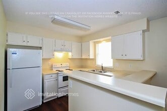 9411 White Cedar Ct in Charlotte, NC - Building Photo - Building Photo