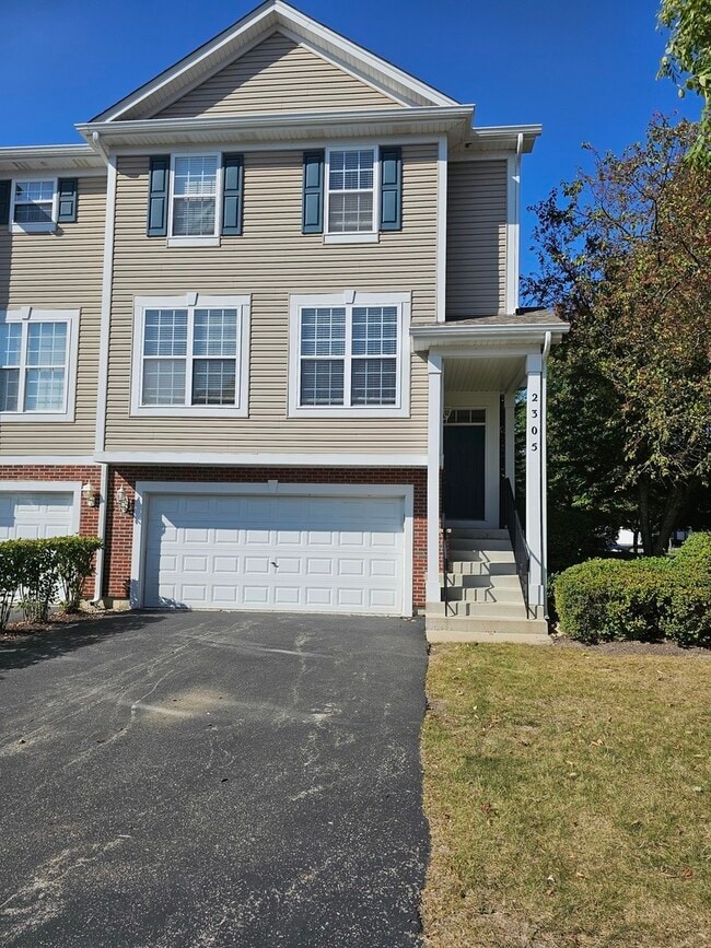 property at 2305 Hudson Cir