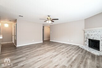 1120 Single Tree Dr in Forney, TX - Foto de edificio - Building Photo