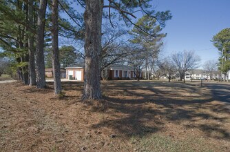 8910 Strong Dr SE in Huntsville, AL - Foto de edificio - Building Photo