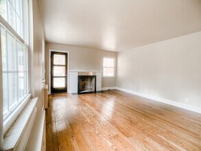 6260 Rogers Park Plz, Unit Apt. #1 in Cincinnati, OH - Building Photo - Building Photo