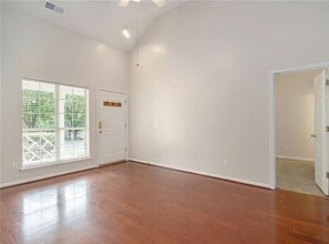 524 Lisa Carol Dr in Mooresville, NC - Foto de edificio - Building Photo