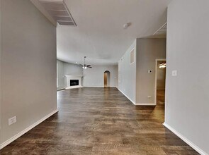 2920 Crystal Way in Grand Prairie, TX - Building Photo - Building Photo