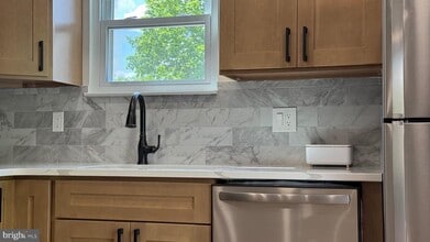 3300 Johns Ct in Bensalem, PA - Building Photo - Building Photo