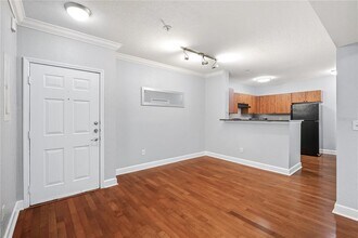 300 E South St in Orlando, FL - Building Photo - Building Photo