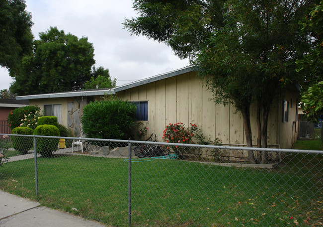 1351 N Grove Ave in Ontario, CA - Building Photo - Building Photo