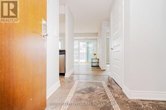 215 Queen St E in Brampton, ON - Building Photo - Building Photo