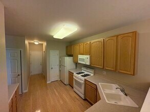 2221 Stoughton Dr in Aurora, IL - Building Photo - Building Photo