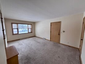 5224 W Forest Home Ave in Milwaukee, WI - Building Photo