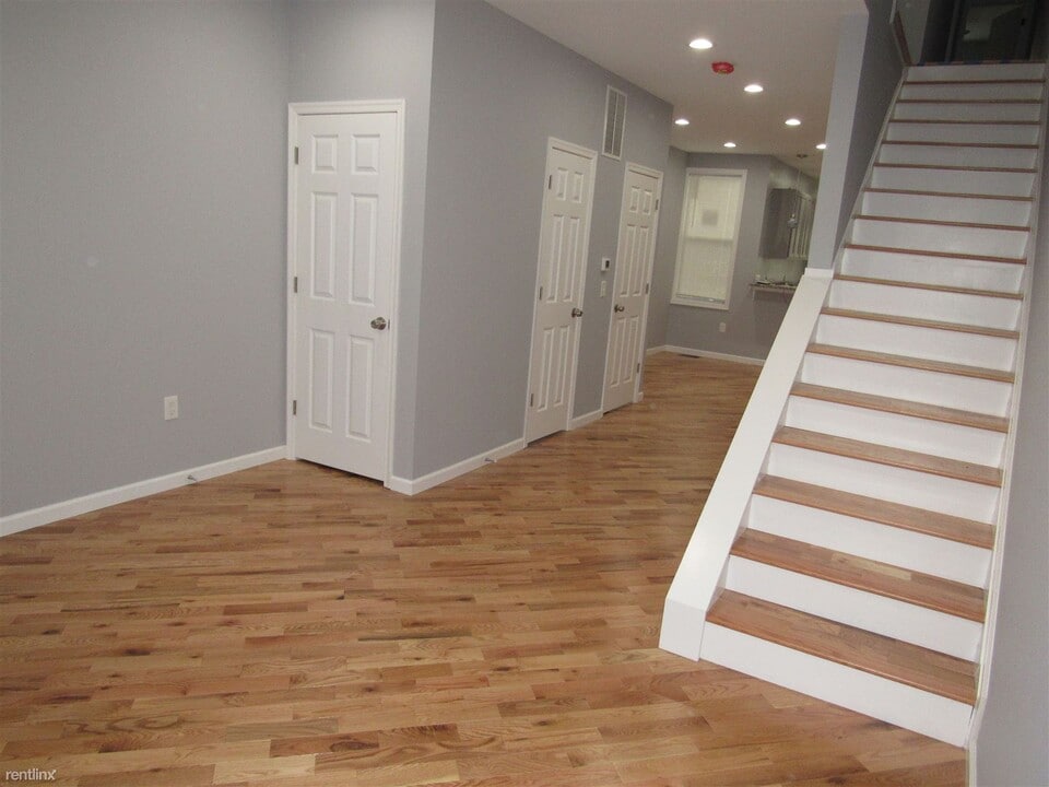 2108 N Fulton Ave Photo