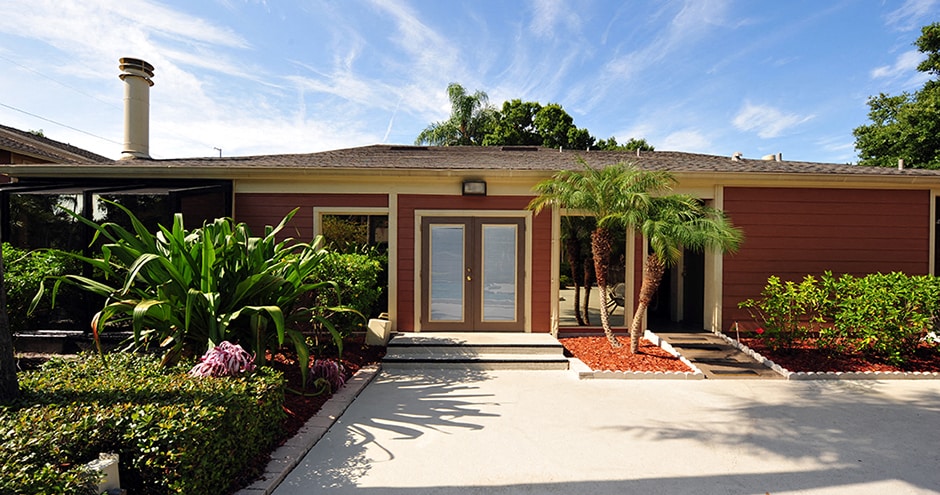 Courtney Cove Apartment Homes in Tampa, FL - Building Photo