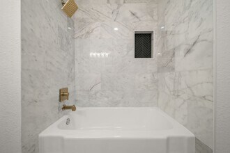 6010 Rutherglenn Dr in Houston, TX - Foto de edificio - Building Photo