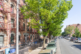 222 Pennsylvania Avenue in Brooklyn, NY - Foto de edificio - Building Photo