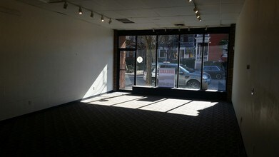The Roslyn in Cincinnati, OH - Building Photo - Building Photo