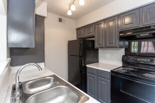 The Retreat @ 3737 in Dallas, TX - Building Photo