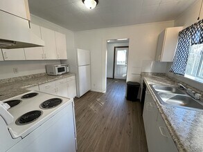 610 Cedar St in Westwood, CA - Building Photo - Building Photo