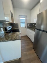 2846 SW 37th Ave-Unit -2846 in Miami, FL - Building Photo - Building Photo