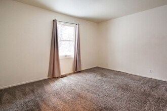 2743 Kragspough Ct in Holland, MI - Building Photo - Building Photo