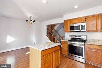 6108 Joust Ln in Alexandria, VA - Building Photo - Building Photo