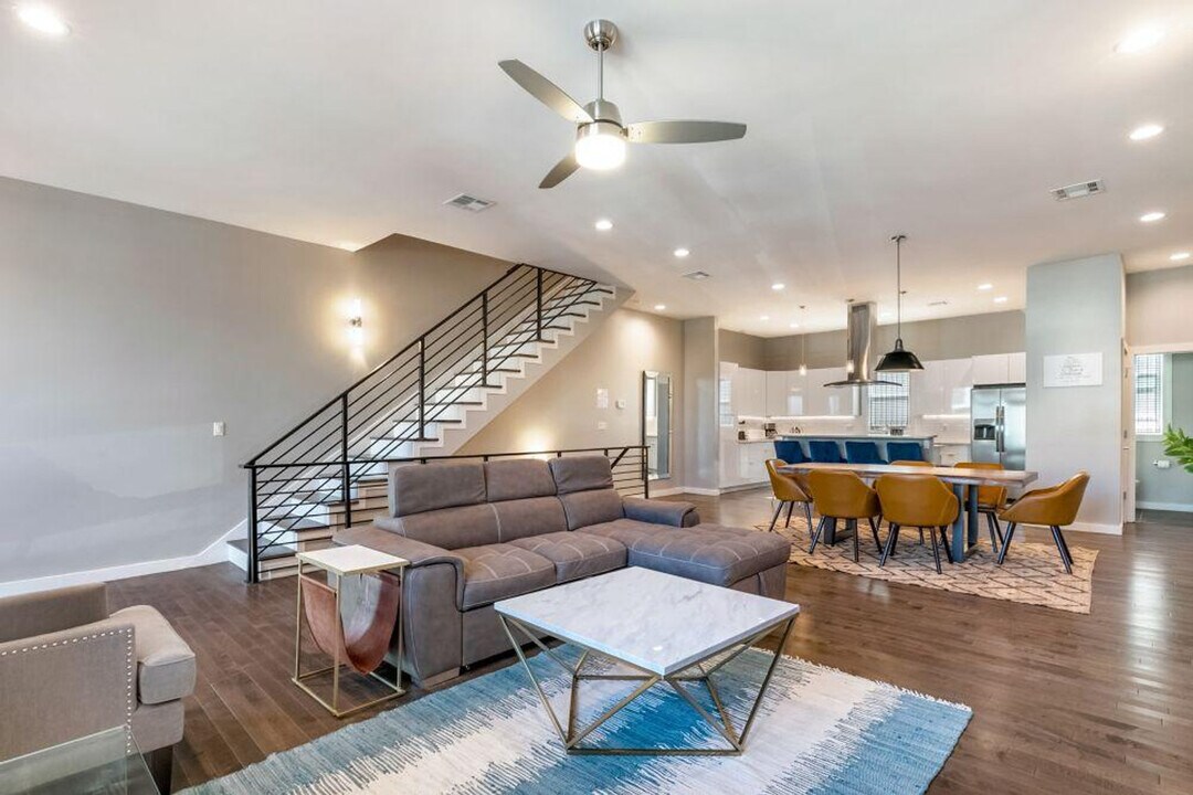 320 N Cortez St in New Orleans, LA - Building Photo