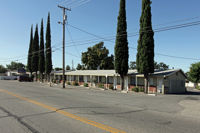 California Trailer Court in Modesto, CA - Foto de edificio - Building Photo