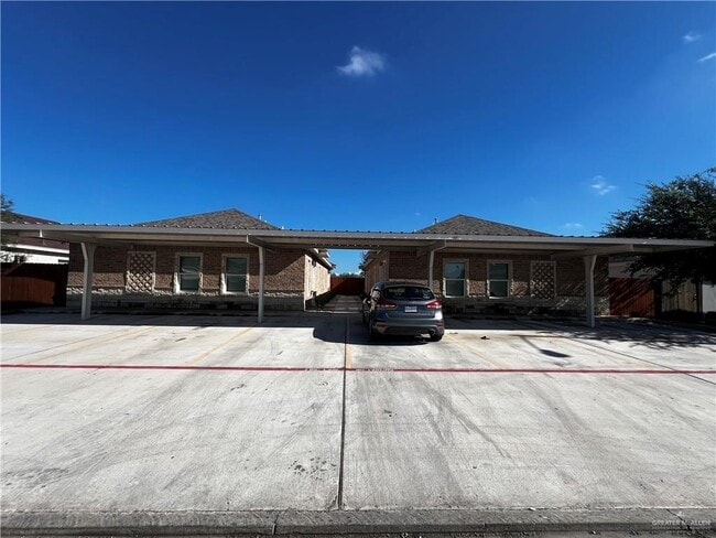 property at 7 W Garfield Ave