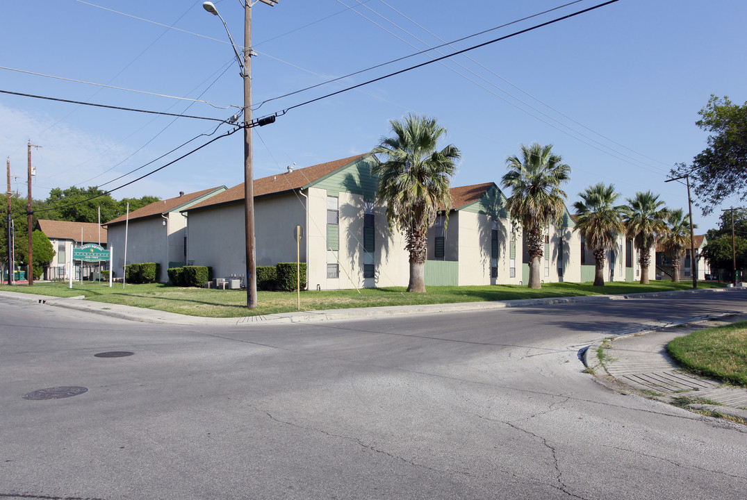 Darby Square in San Antonio, TX - Building Photo