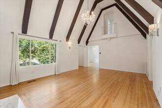156 N Gardner St in Los Angeles, CA - Building Photo - Building Photo
