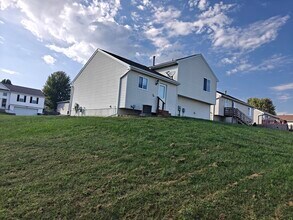 7925 S 157th St in Omaha, NE - Foto de edificio - Building Photo