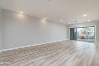 14058 W Hubbell St in Goodyear, AZ - Foto de edificio - Building Photo