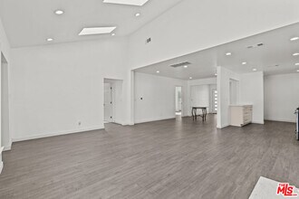 15153 La Maida St in Los Angeles, CA - Building Photo - Building Photo