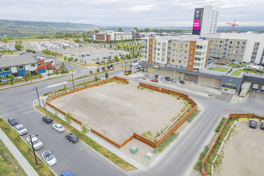 Mclaurin St NW in Calgary, AB - Building Photo