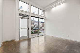 1624 E Yesler Wy in Seattle, WA - Building Photo - Building Photo