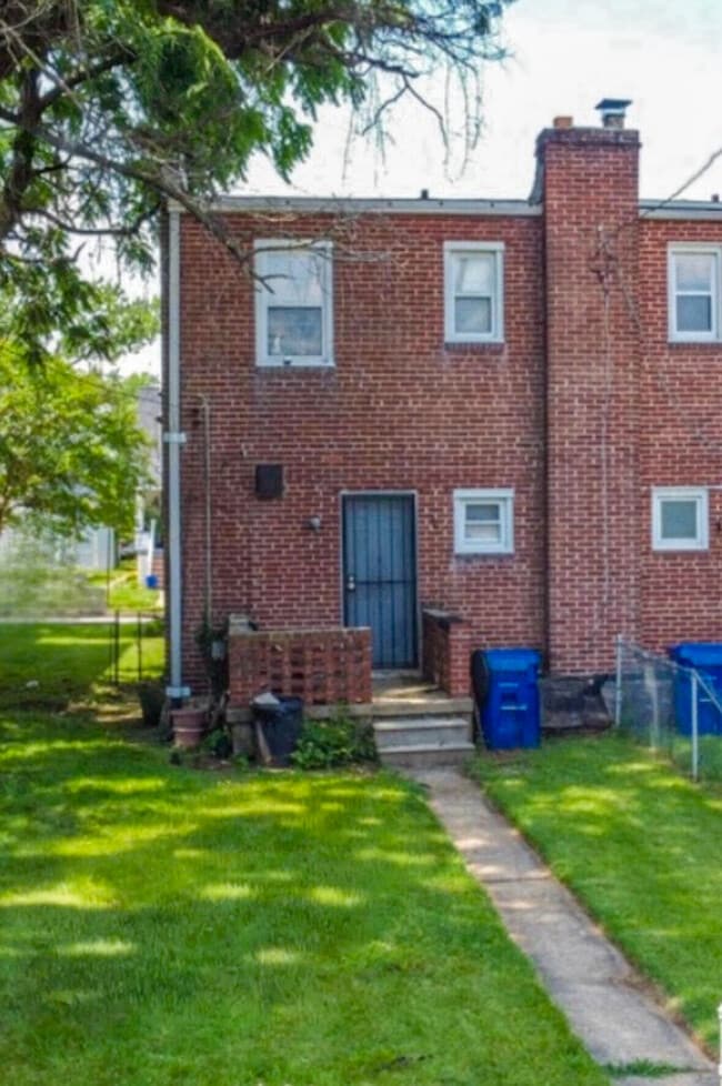 3329 Ingleside Ave in Baltimore, MD - Foto de edificio - Building Photo