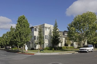 Peninsula Park Apartments