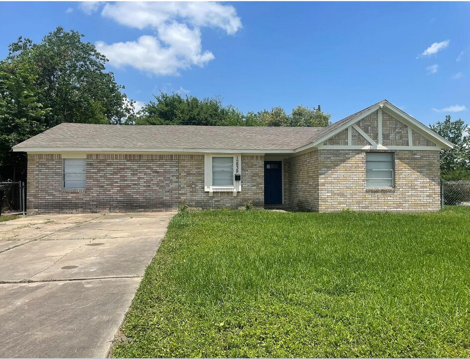 12939 Scott St in Houston, TX - Building Photo